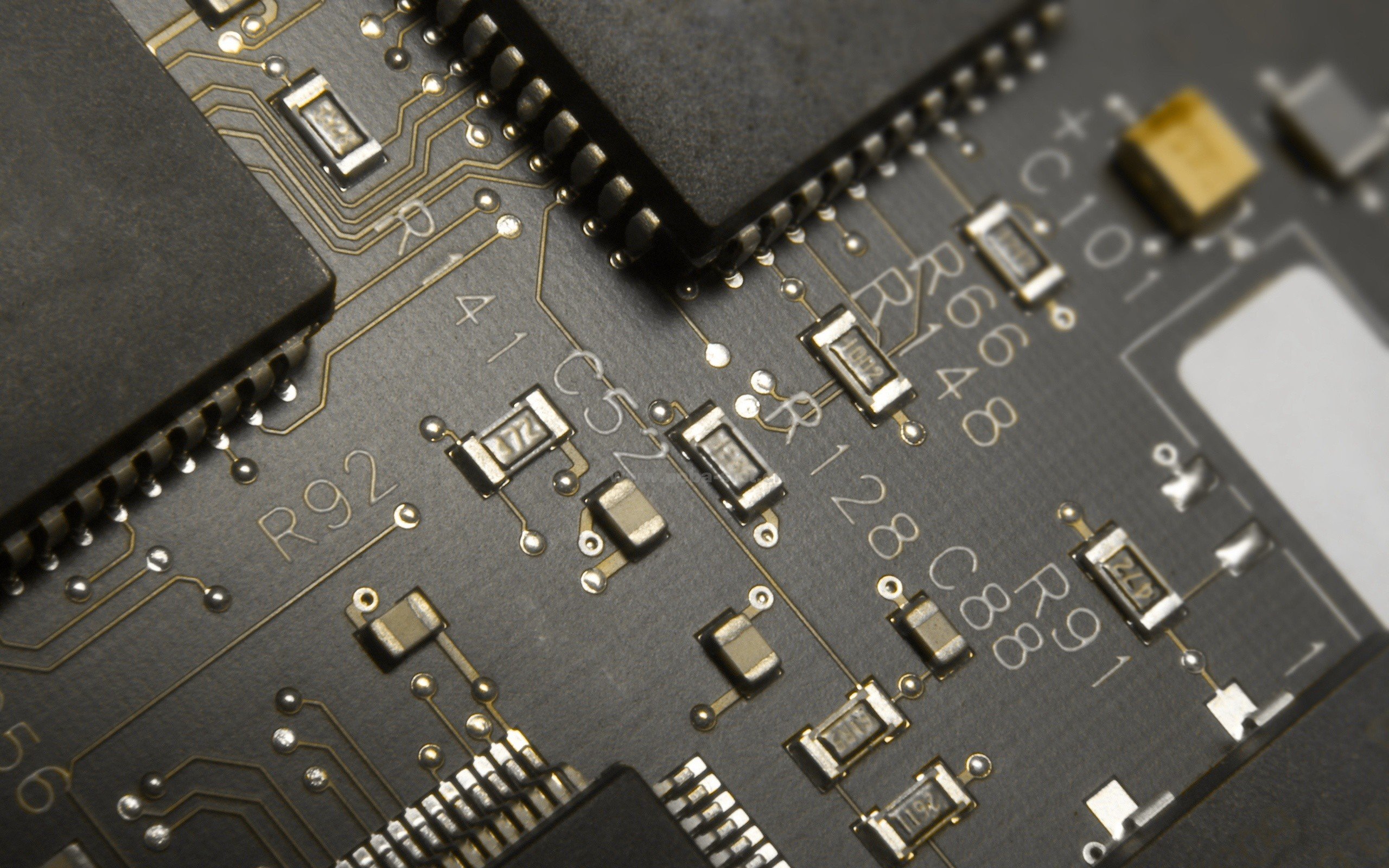 PCB電路板與PCBA電路板之間存在什么區(qū)別？